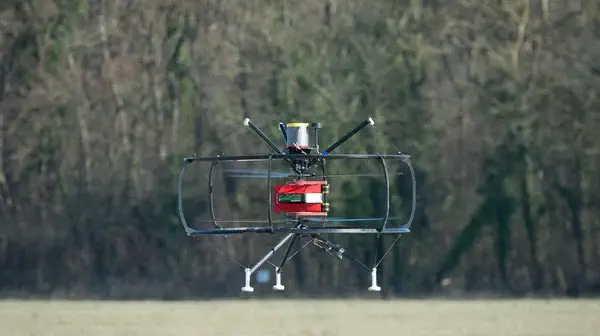 bureau d'études drones, Pilotes drones professionnels