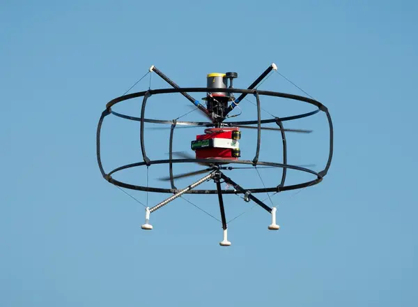 bureau d'études drones, Pilotes drones professionnels